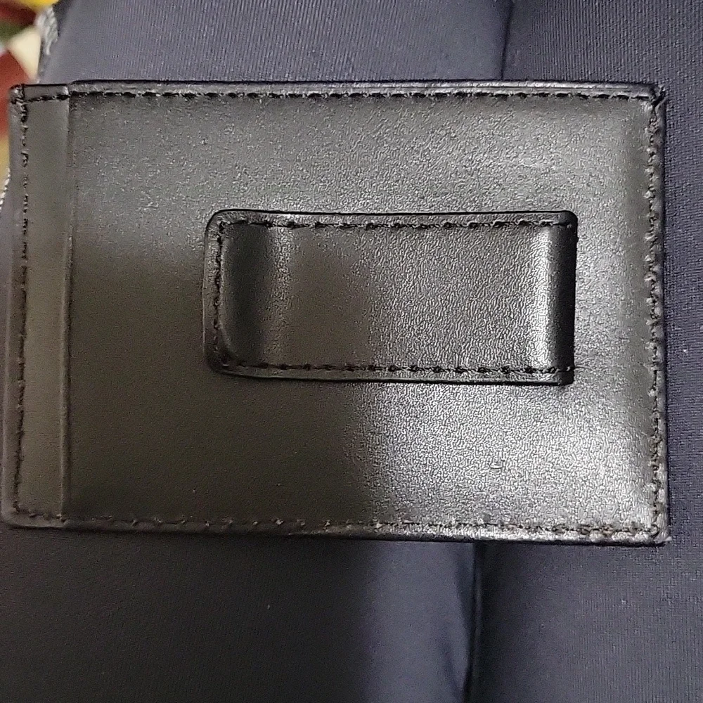 Man's black leather Pelle Studio money clip